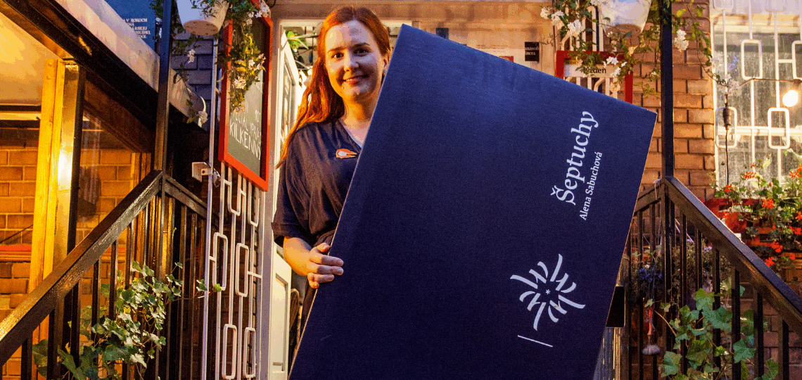 Cenu Anasoft litera 2020 získala Alena Sabuchová a jej román Šeptuchy